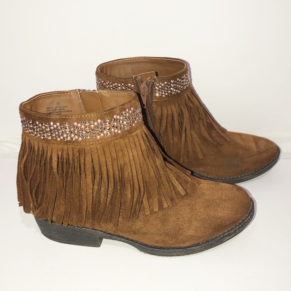 Steve Madden Other - Steve Madden rhinestone fringe bootie